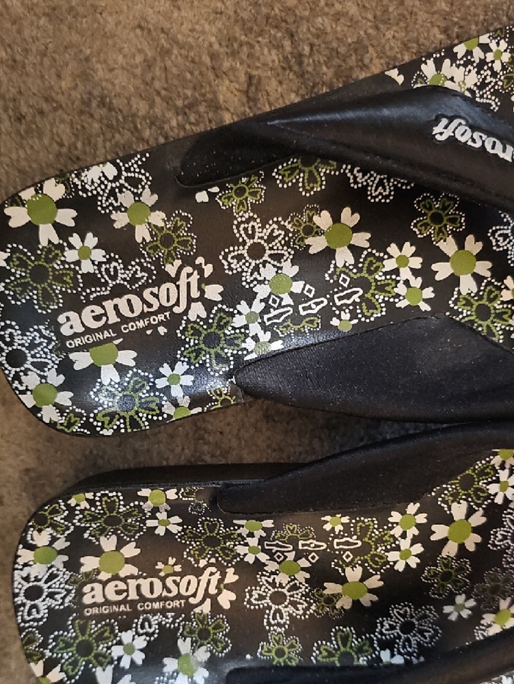 AEROSOLES Black Floral-Print Flip Flop Sandals with Green Accents - Picture 2 of 9